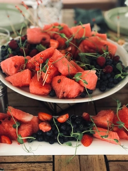 
                  
                    Нарезки и Платтеры
                    
                      на 
                    
                  
                