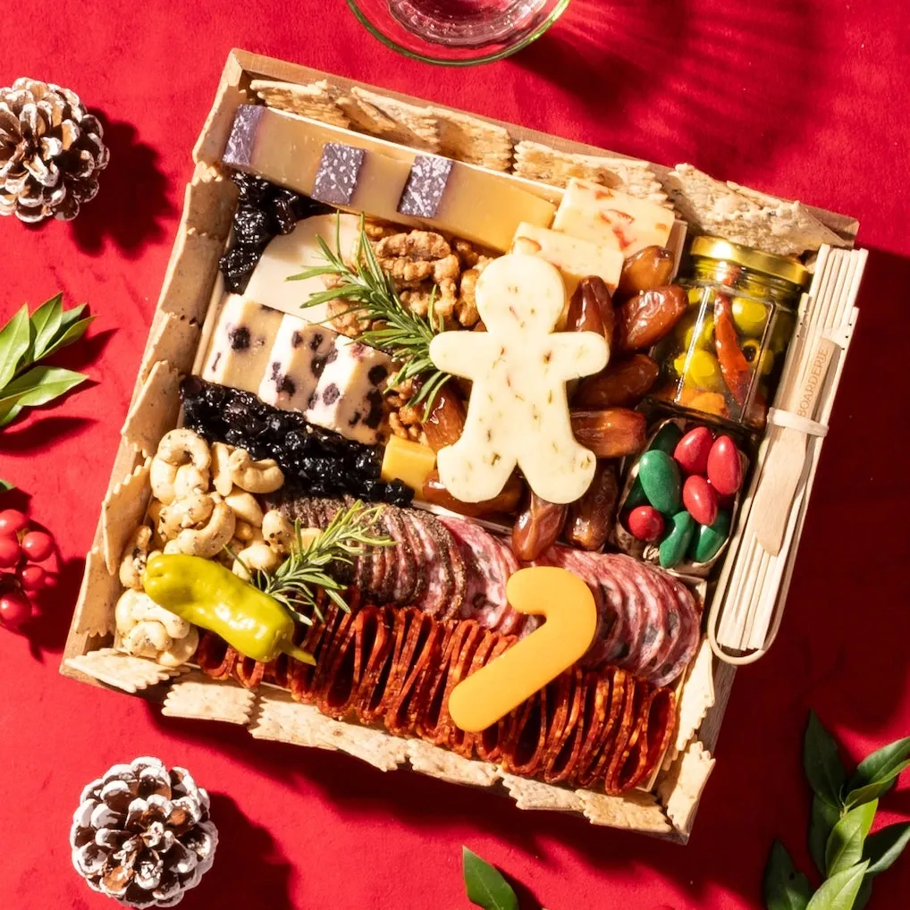 [KN] Happy Holidays Classic Cheese & Charcuterie Board (Fresh Board)