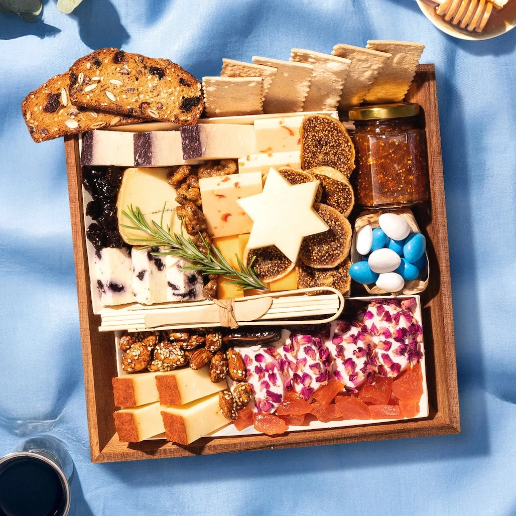 [KN] Jewish Holiday Classic Cheese Board (No Meat) - E-Gift (E-Gift)