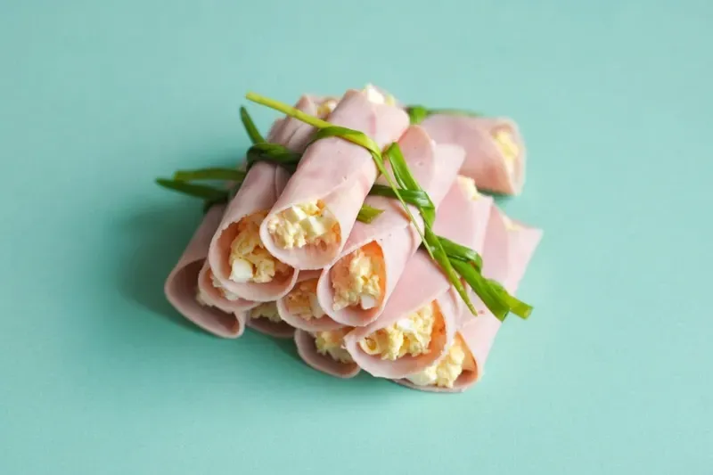 [KN] Рулетики из ветчины с сырным муссом