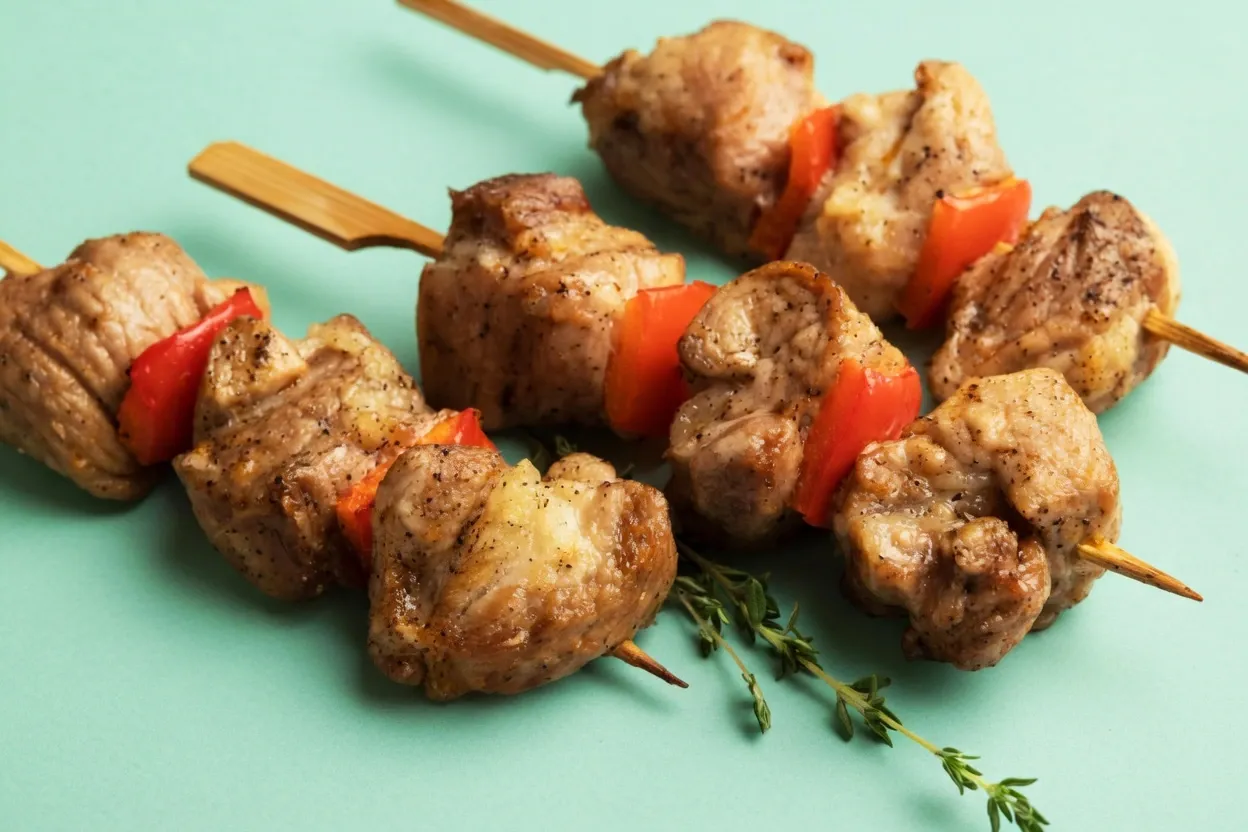 [KN] Мини-шашлычки из свиной шейки с овощами